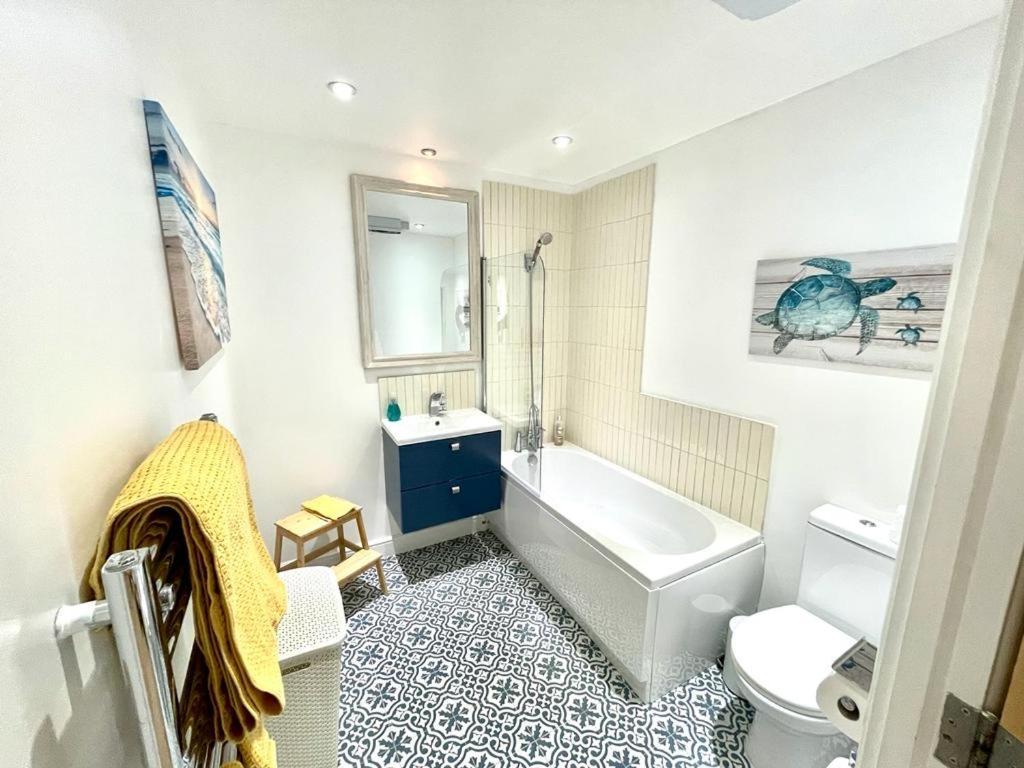 Cosy 1 Bedroom Apartment With Balcony Near Chiswick Londýn Exteriér fotografie