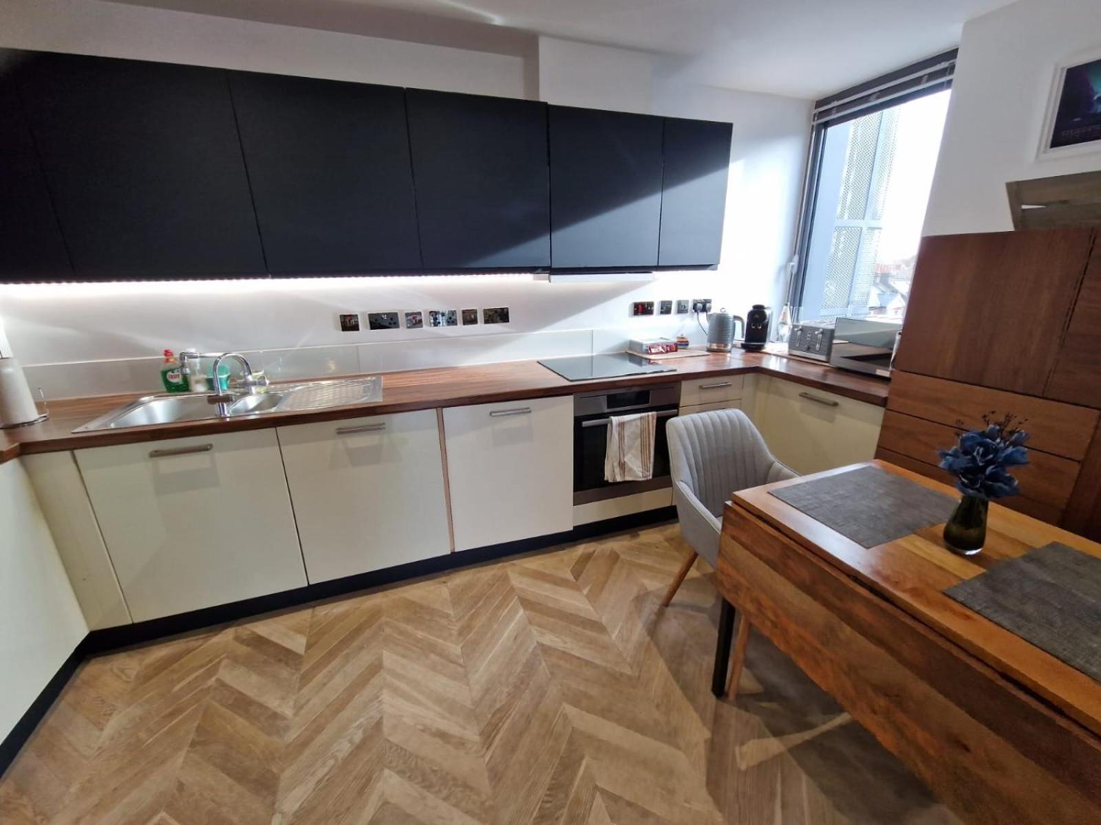 Cosy 1 Bedroom Apartment With Balcony Near Chiswick Londýn Exteriér fotografie