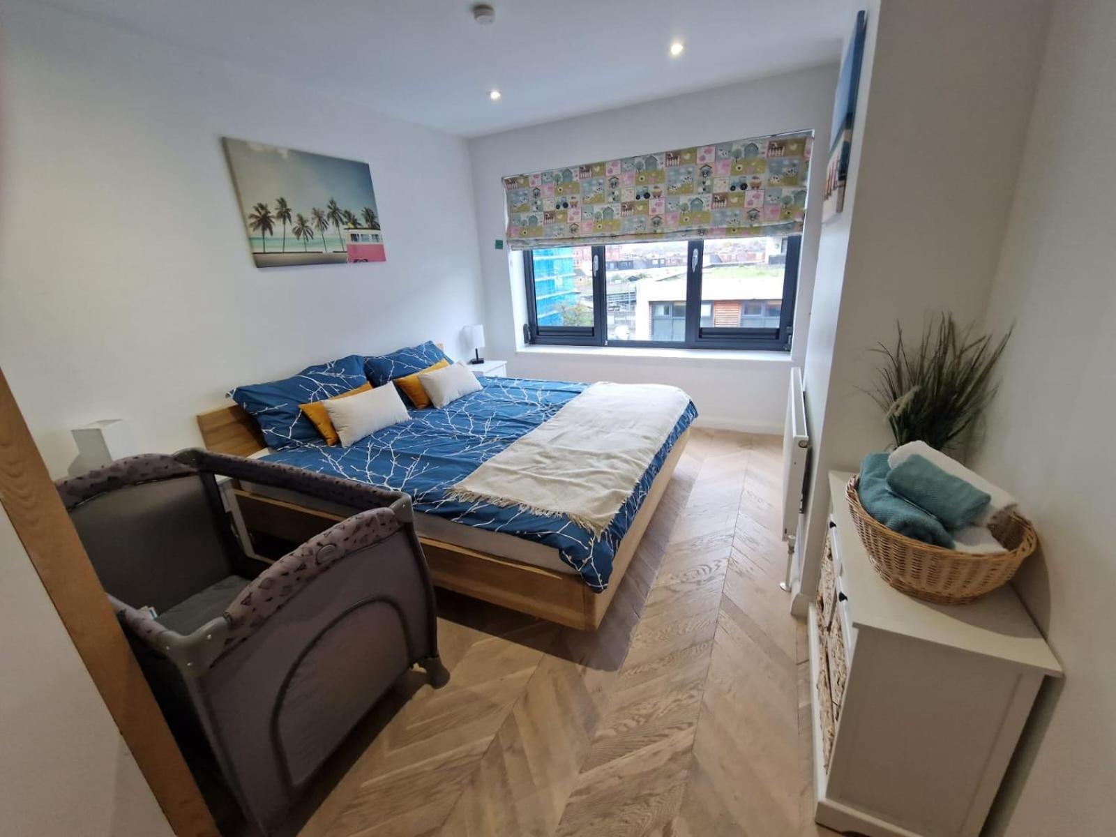 Cosy 1 Bedroom Apartment With Balcony Near Chiswick Londýn Exteriér fotografie